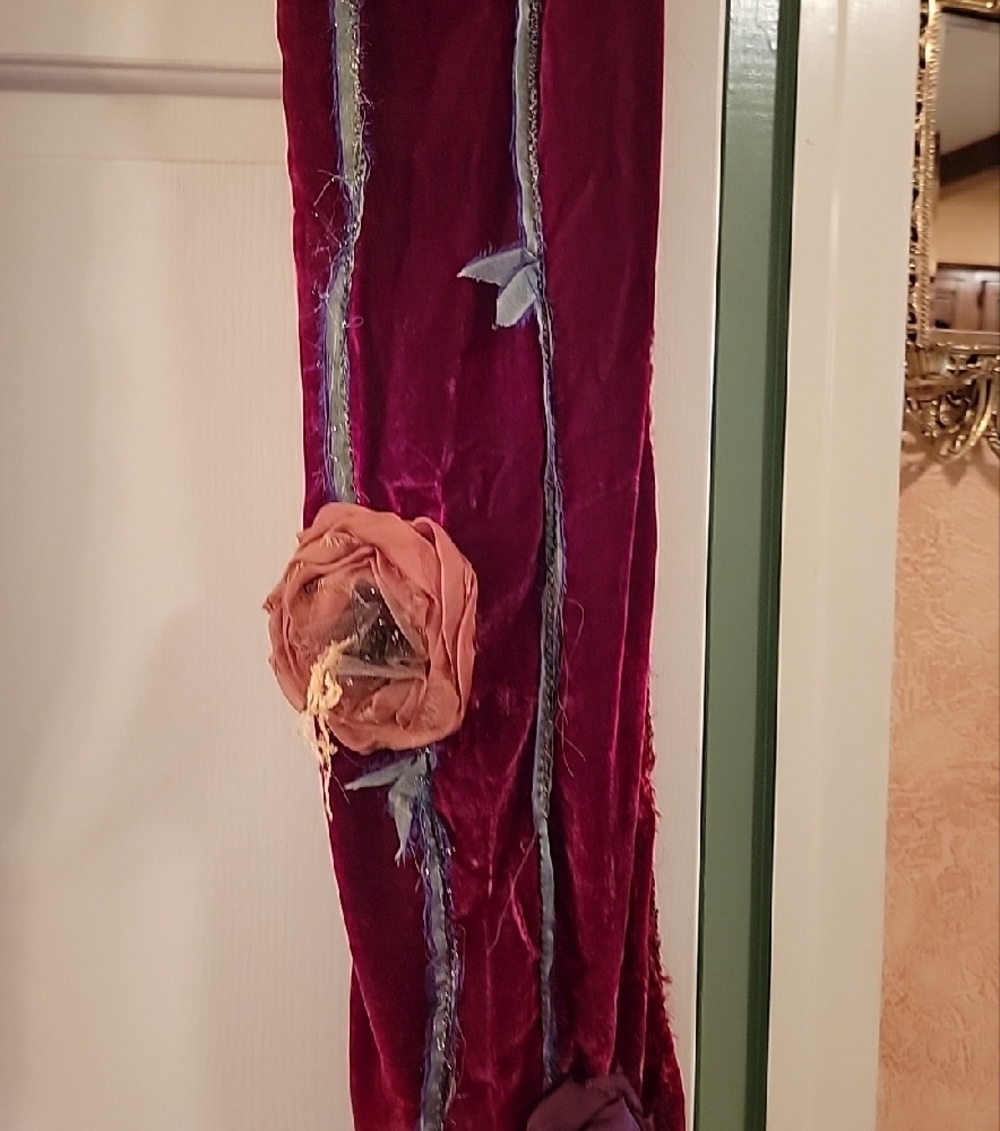 Giselle Shepatin: Kiwi velvet scarf with silk chiffon roses-burgandy - Picture 7 of 7